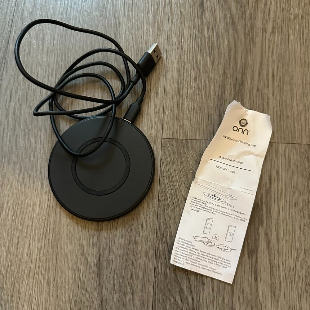 NEW Onn 5W Wireless Hot Spot Phone Charger Charging Pad Black with Instructions